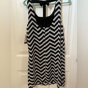 NWT ll Nordstrom Black and White Chevron Dress